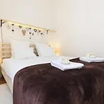 The Sunset Hideout Apartman